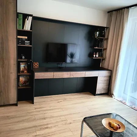 Door Apartman