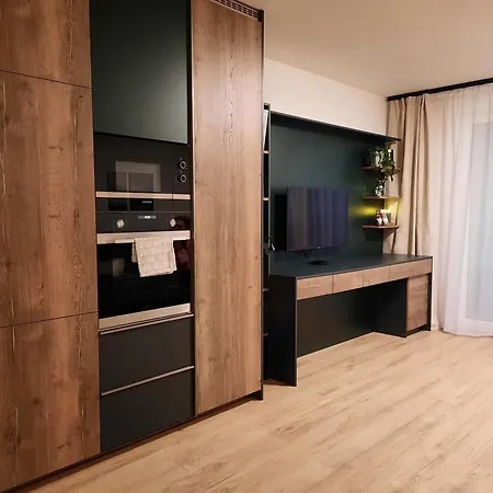 Διαμέρισμα Door *